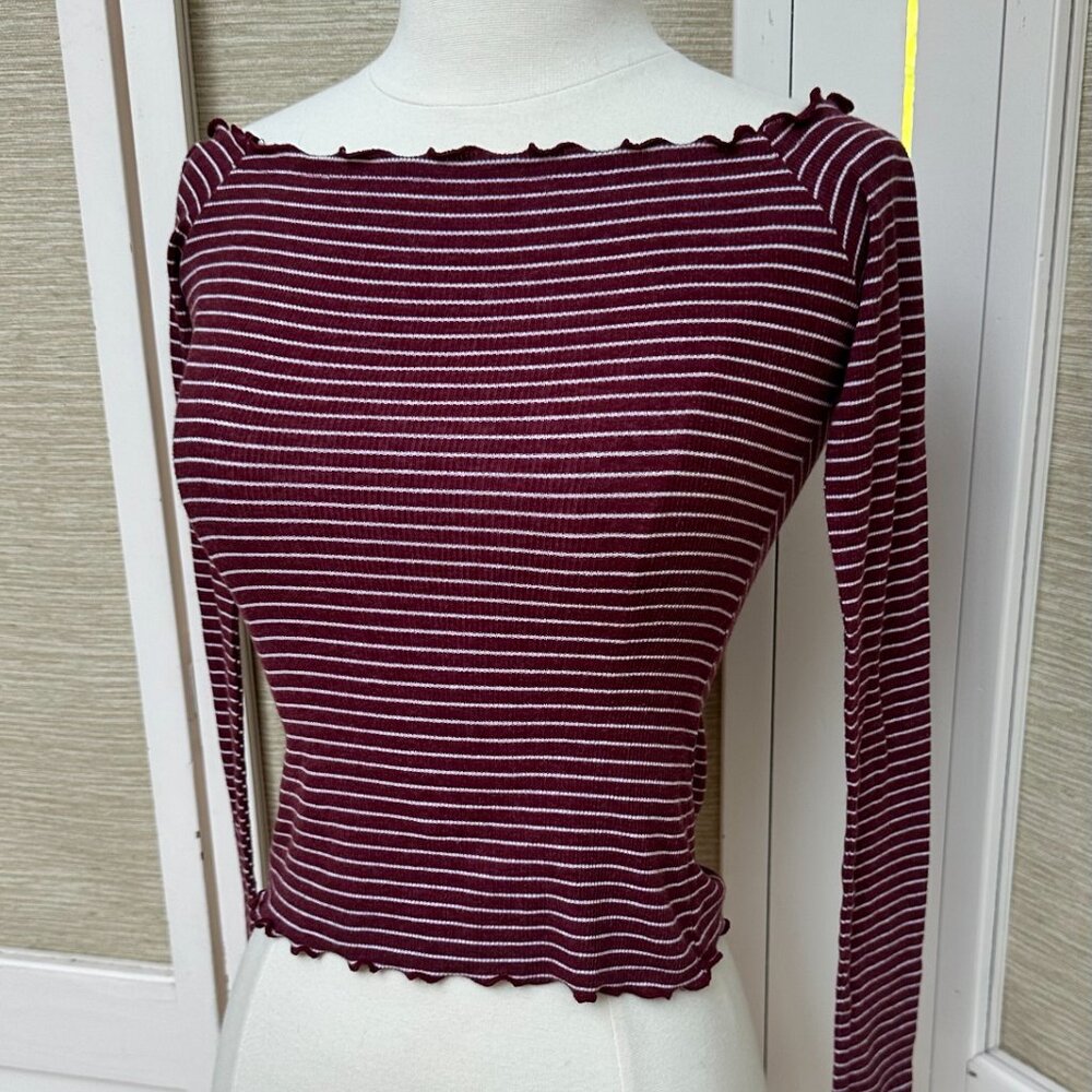 Hollister Ribbed Lettuce Hem Crop Top Burgundy Stripe Off Shoulder Y2K Small - Picture 4 of 8